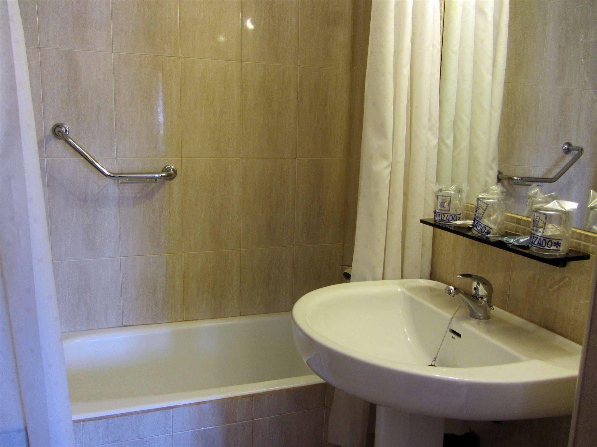 Boston Hotel *